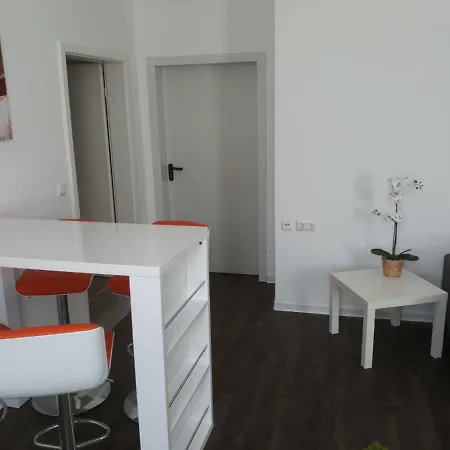 Eddy's Diner Apartment