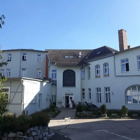 Eddy's Diner 公寓 奎德林堡