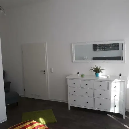 Eddy's Diner 公寓 奎德林堡