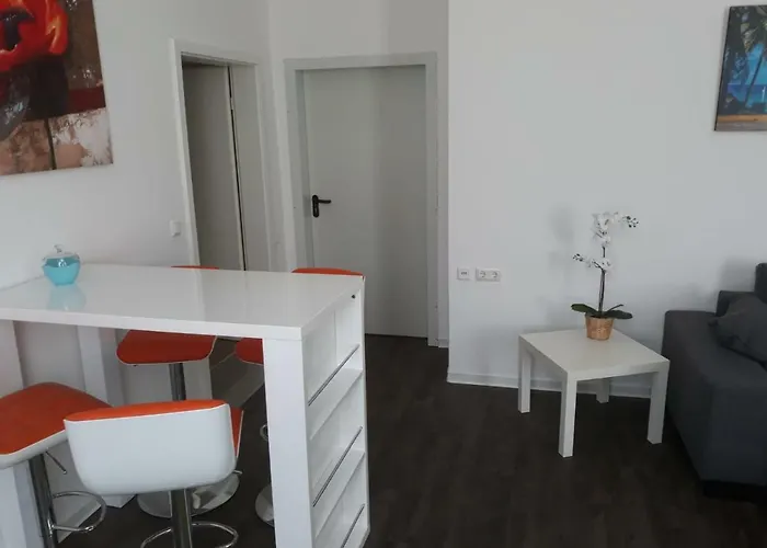 Eddy's Diner Apartment